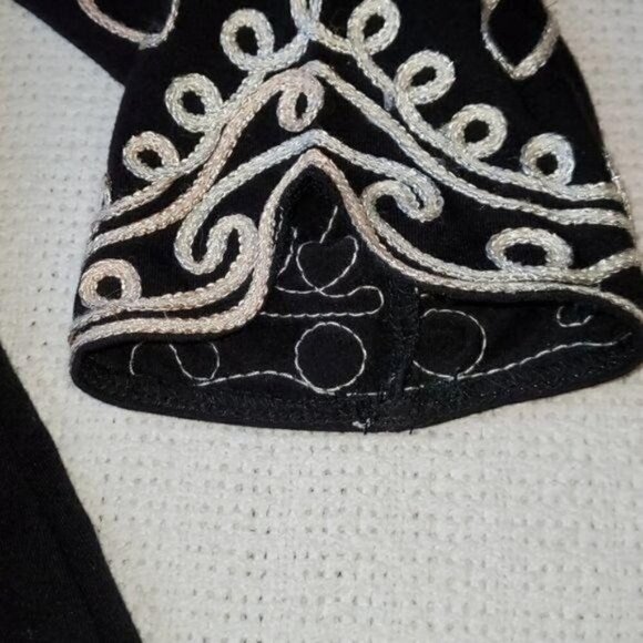 Lauren Michelle Embroidered Embellished Long Sleeve Vneck Sz. MP Blouse - Picture 9 of 9